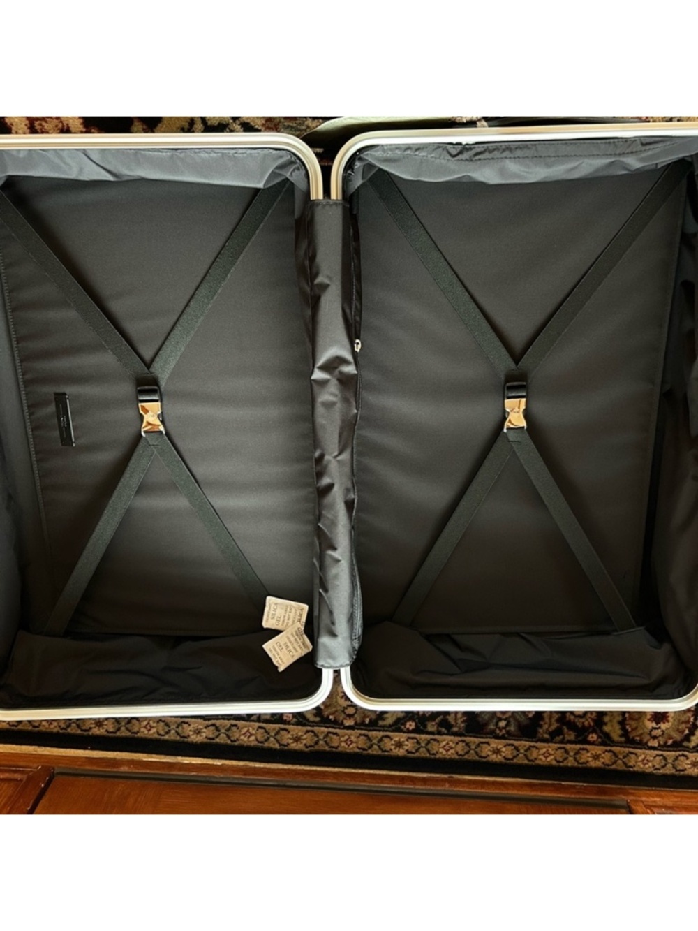 FPM Milano hard Bank 58 collection suitcase, NWT .Navy/silver - Picture 8 of 15